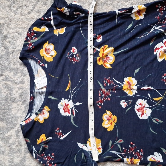 NWT. Maurices short sleeve top sz M - Picture 4 of 5